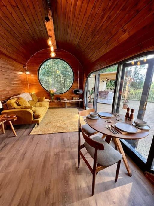 The Pines Treehouse At Treetops Hideouts Richmond  Dış mekan fotoğraf
