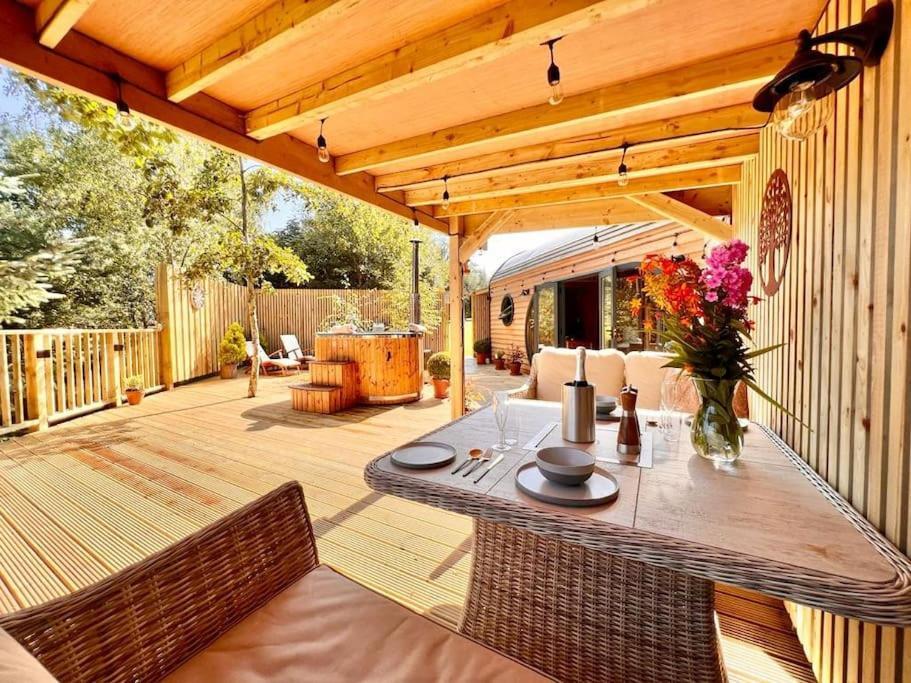 The Pines Treehouse At Treetops Hideouts Richmond  Dış mekan fotoğraf